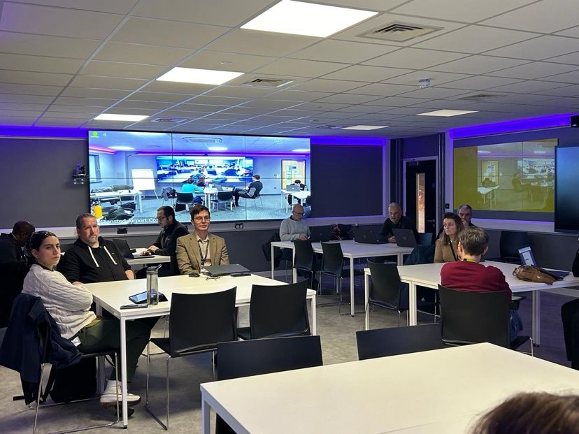 Harlow_college_immersive_ classroom